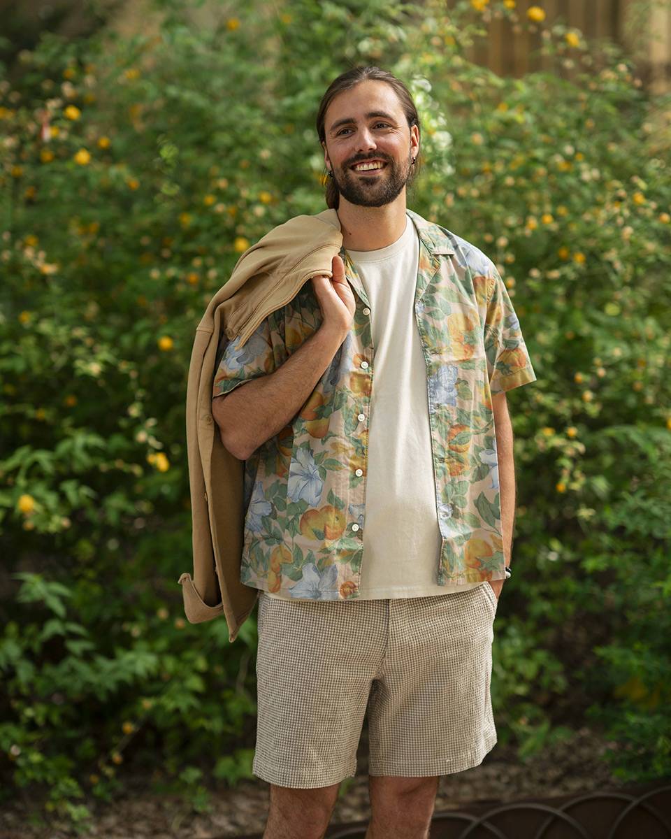 Chemise coloré Levi’s avec short décontracté : disponible en plusieurs tailles pour un style casual moderne